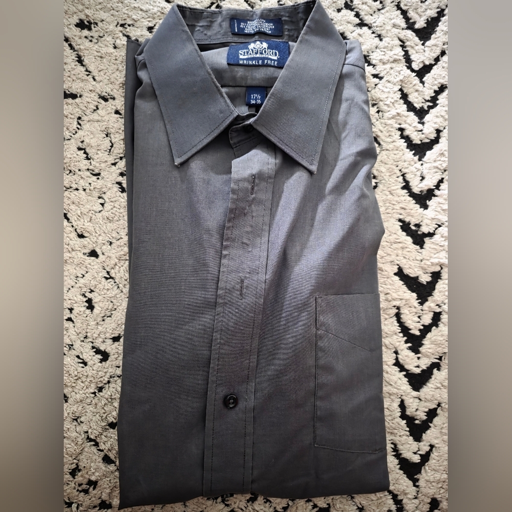 Stafford mens 34-35 Grey button down long sleeve dress shirt. Xl.